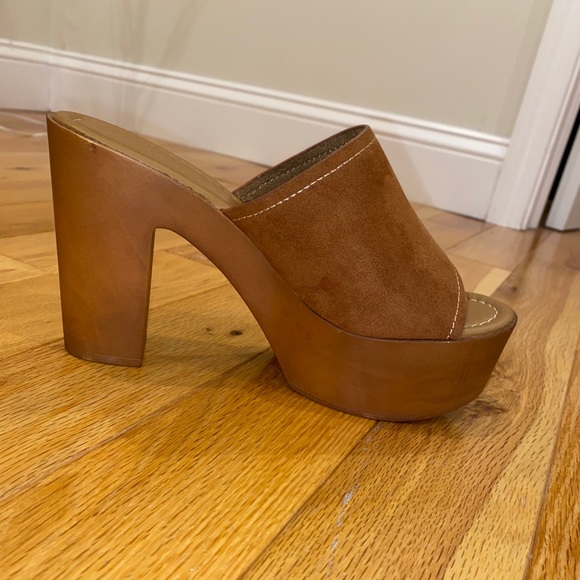 Open Toe Platform Tan Heels - Picture 2 of 4